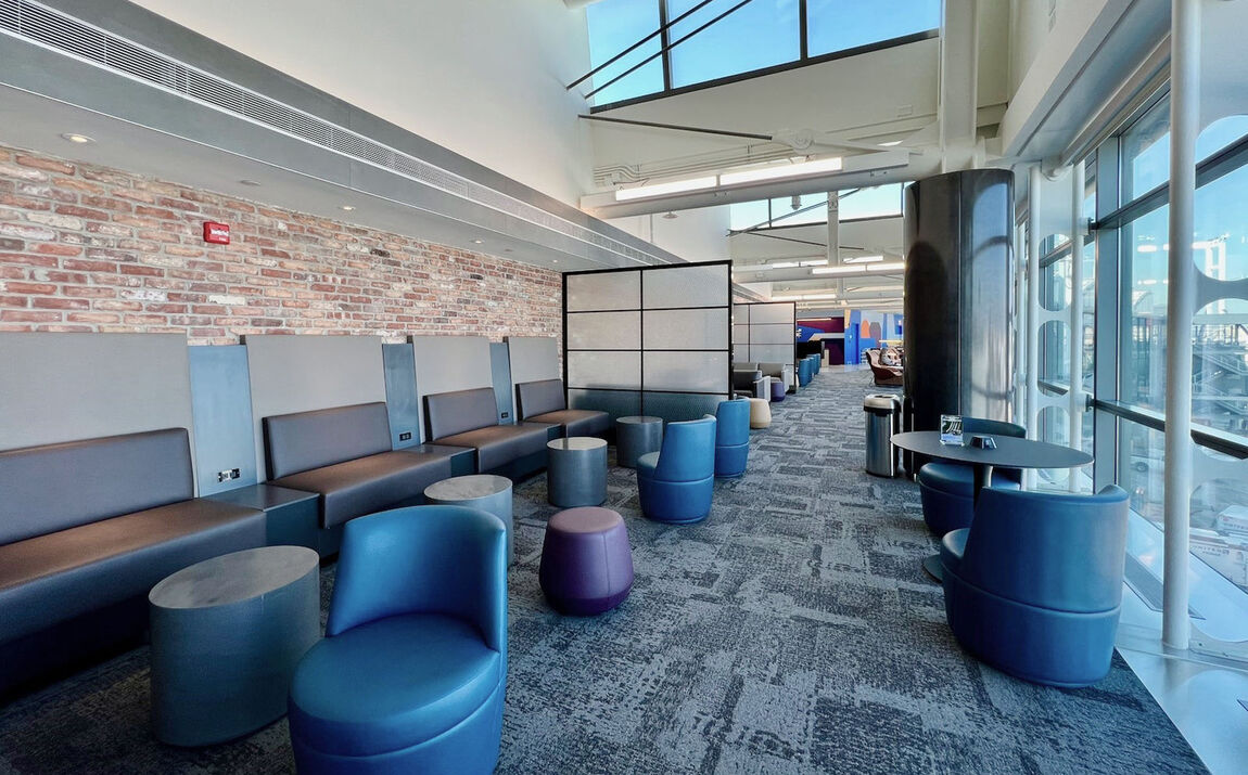 GM VSG LAMIMART United Airlines Lounge 