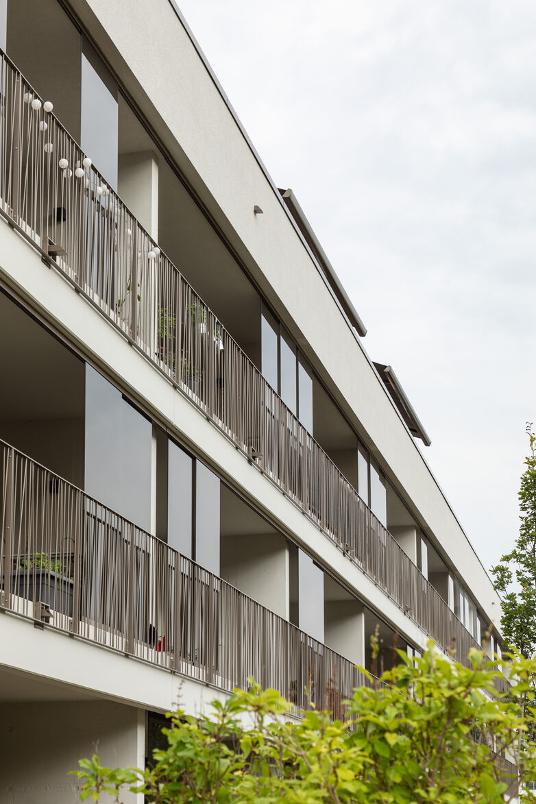 Schiebesystem-GM Lightoll 10/12-GM Schiebesysteme-Balkonverglasung-Wohnungsbau-Wattwil-Schweiz