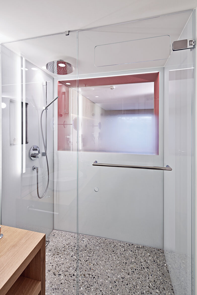 Glas-Dusche mit GM ISHOWER