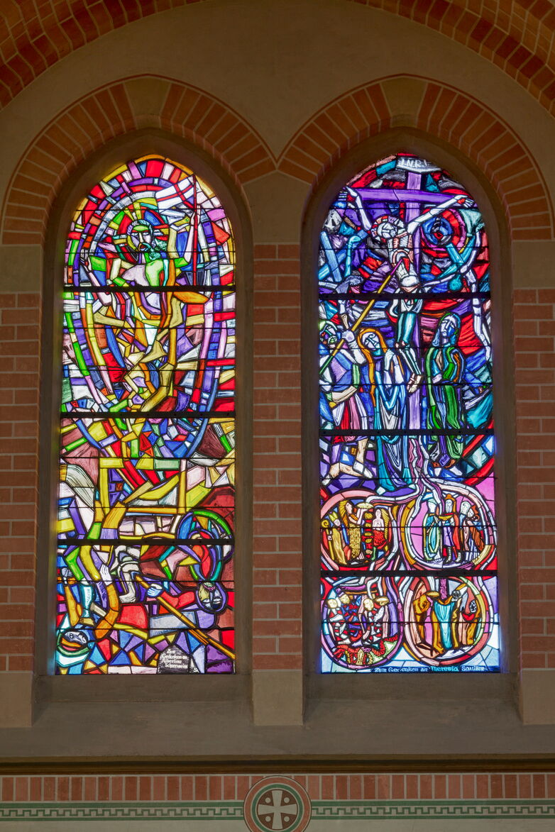 Restauration-Bleiverglasung-kirche-herz-jesu-glasmalerei
