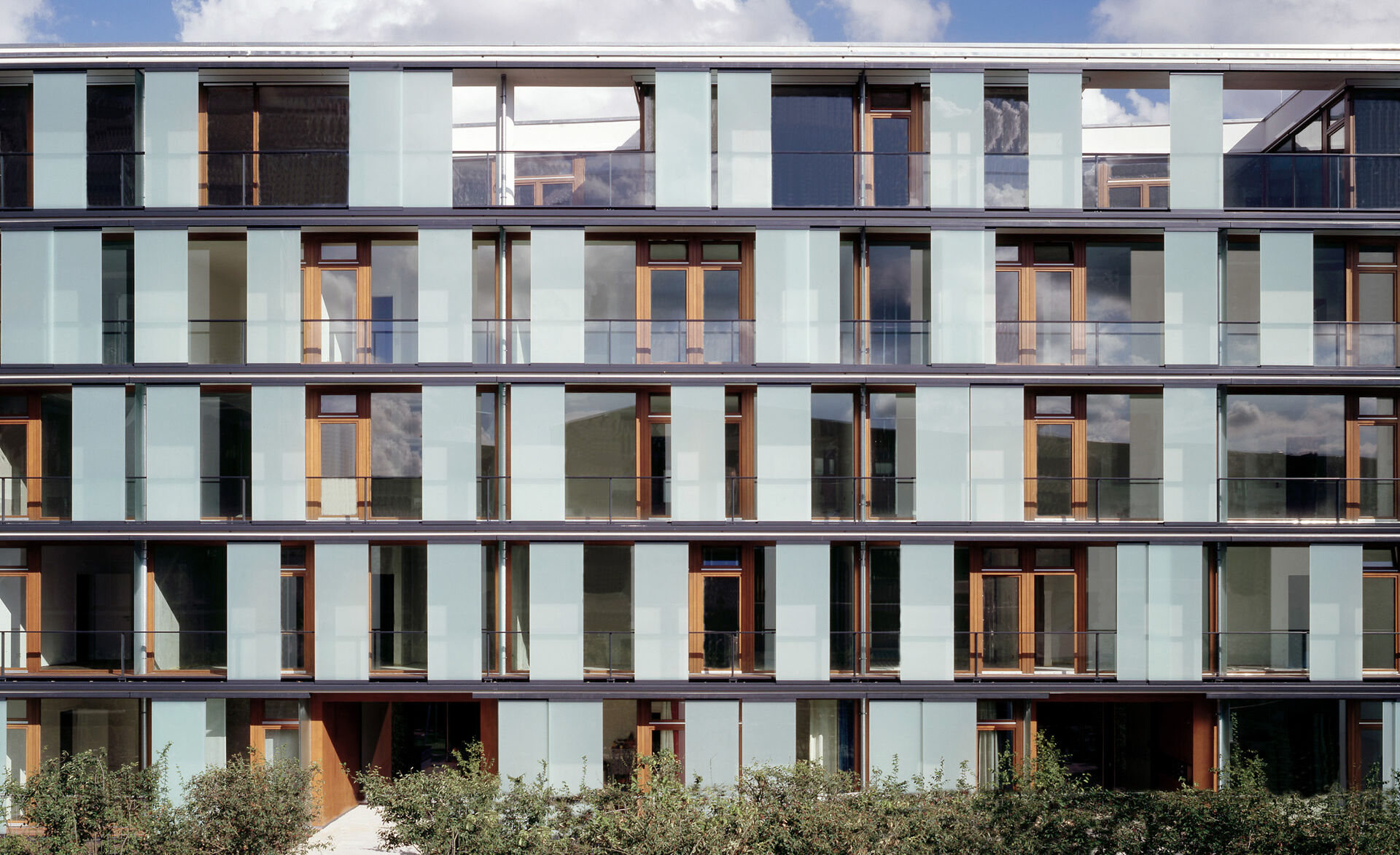 schiebesystem außen-GM Toproll 15/24-GM Schiebesysteme-balkonverglasung-Wohnungsbau-Falkenried-Hamburg-Oliver Heissner